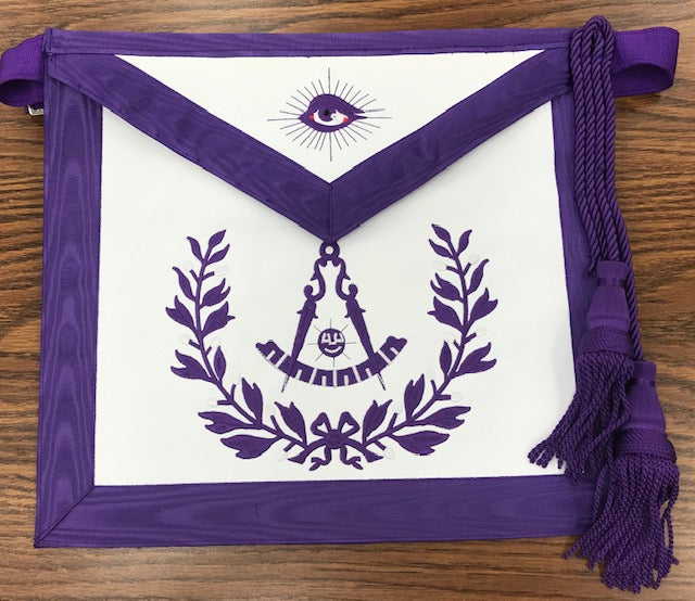 Past Master Leather Apron with Wreath (2)