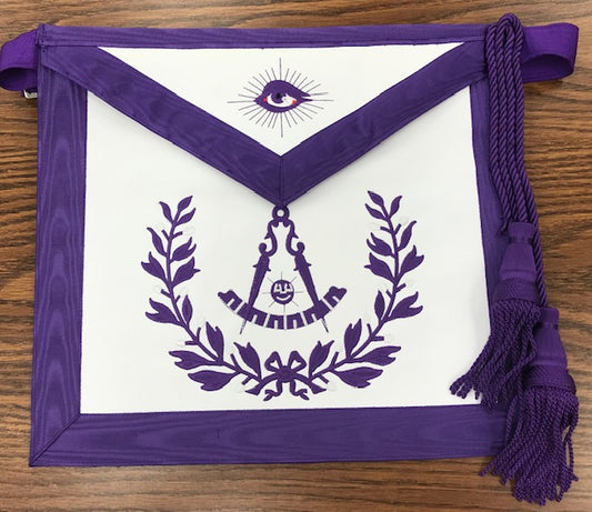 Past Master Leather Apron with Wreath (2)